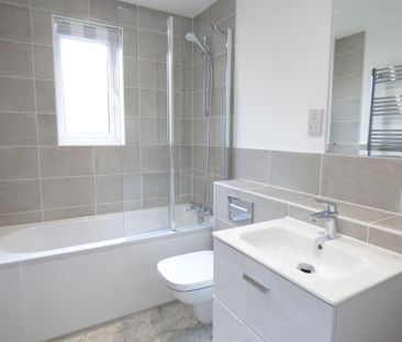 3 bedroom semi-detached house to rent - Photo 3