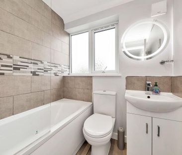 3 bedroom semi-detached house to rent - Photo 6