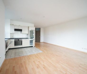 schöne 2-Raum Wohnung mit EBK, Balkon und Stellplatz * ab 01/2026 - Photo 1