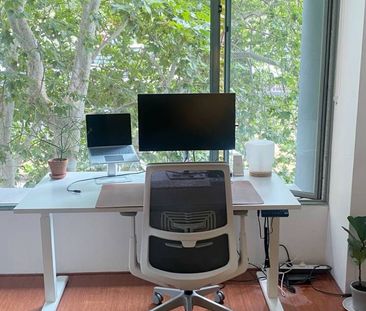 Convenient City Studio Steps from the CBD & Botanic Gardens - Photo 4