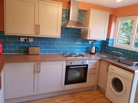 3 bedroom flat to rent - Photo 4