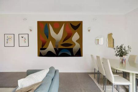 Delightful three-bedroom home with period charm - Photo 4