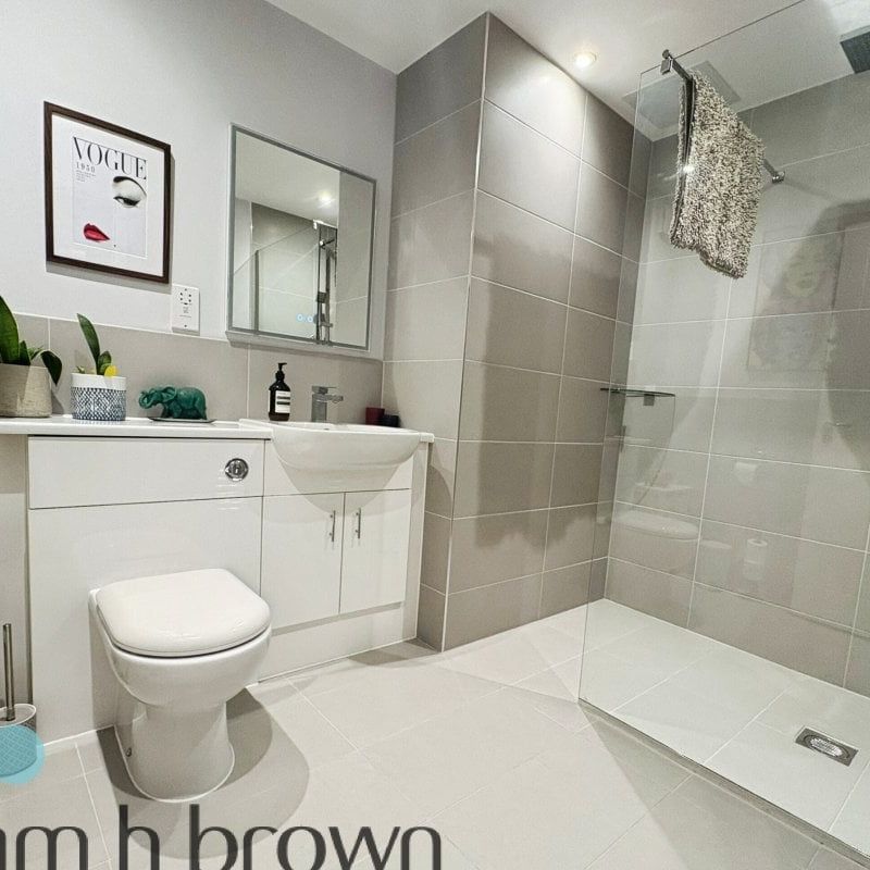 High Street - Photo 1