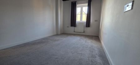 3 bedroom House To Let - Photo 3