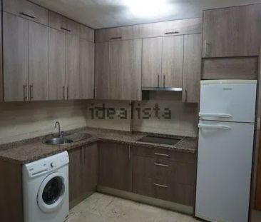Alquiler de piso en Calle Osorio Valdés - Photo 1