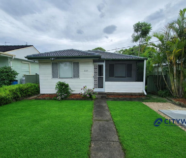 Freshly renovated home - Photo 3