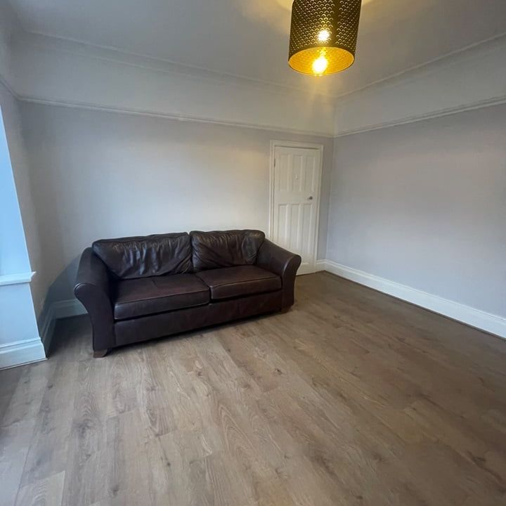 4 Bed Terraced House, Glencairn Road, SW16 - Photo 1