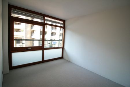 2 Bed Flat, Defoe House, EC2Y - Photo 3