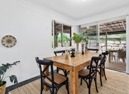 6 Benetti Close, Belmont QLD 4153 - House For Rent | Domain - Photo 3