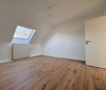 Frisch modernisierte Dachgeschosswohnung in ruhiger, zentraler Lage... - Foto 1