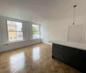 The Moor, Falmouth, TR11 - Photo 2