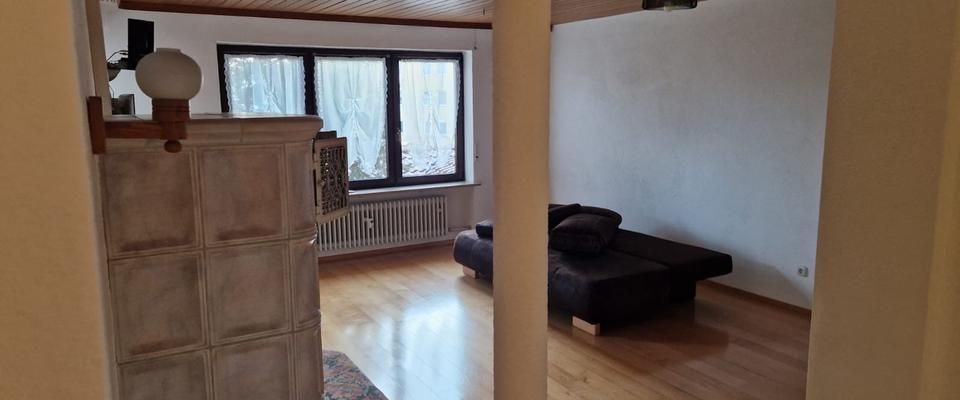 Charmante 4-Zimmer-Wohnung mit Balkon, Kellerraum & Holzlager - Foto 1
