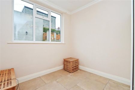 2 bedroom bungalow to rent - Photo 3