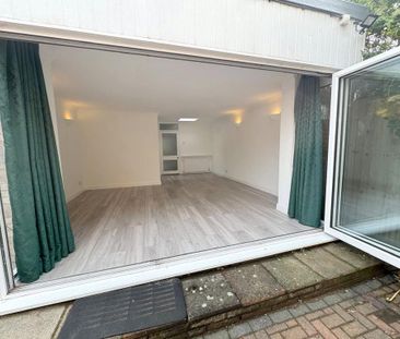 2 bedroom end of terrace house to rent - Photo 2