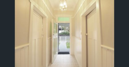 Light-Filled Three-Bedroom Home Close to All Amenities - Photo 4