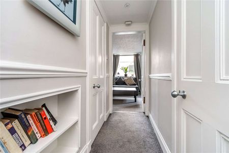 A lovely ground floor main door one bedroom flat with a private front patio, available on a furnished basis. - Photo 5