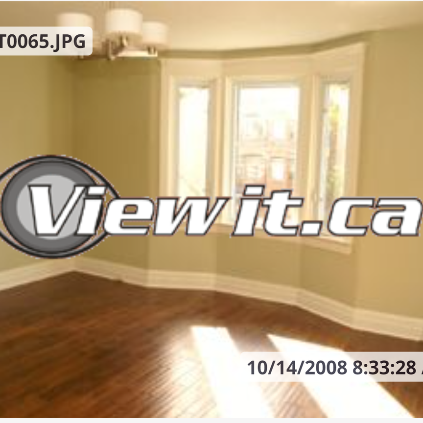 Large 3 Bedroom Upper Level Unit - Photo 1