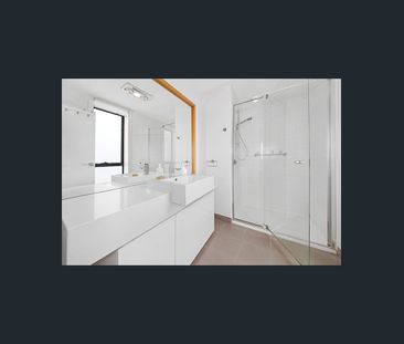 CORNER-SITED | PRESTIGE HOME PRECINCT | EXTRA PARKING - Photo 4