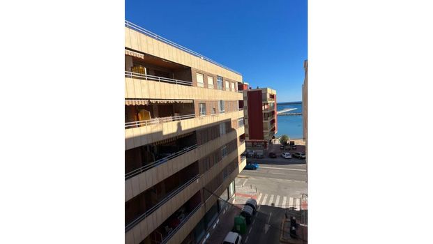 2- Bedroom apartment with sea view, located on the second line of the beach - Torrevieja - Photo 1