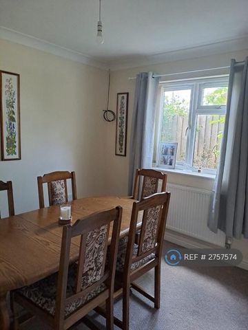 3 bedroom bungalow to rent - Photo 4