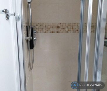 5 bedroom detached house to rent - Photo 4