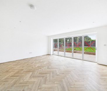 4 bedroom detached house to rent - Photo 2