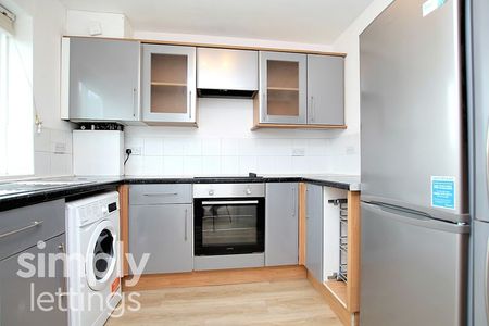 2 Bed property for rent - Photo 4