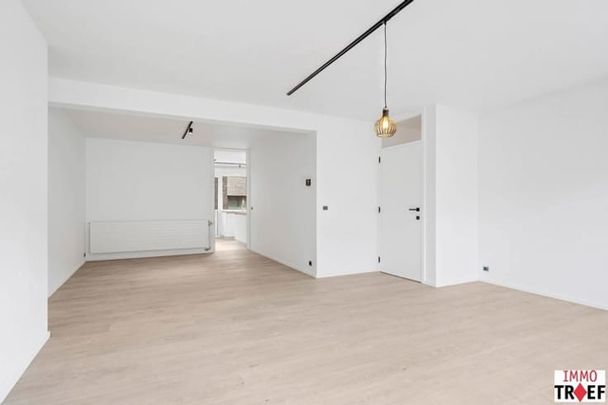 Appartement te huur - Photo 1