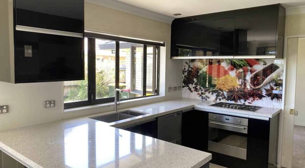 Best kept secret in Pakuranga - Photo 1