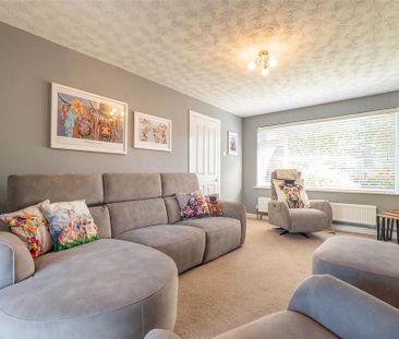 3 bedroom semi-detached house to rent - Photo 2