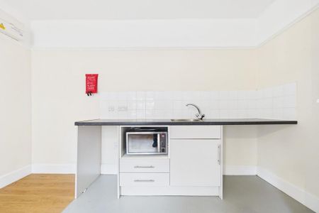 Studio to rent - Photo 5