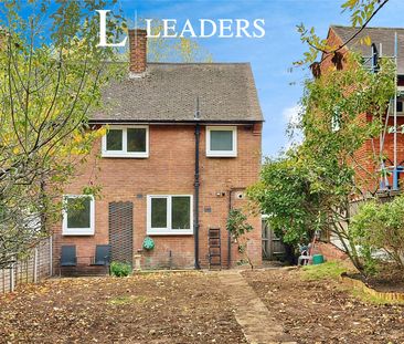 3 bedroom house to rent Tring Gardens, RM3 - Photo 1