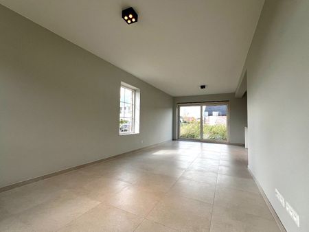 Ruime halfopen nieuwbouwwoning (BEN)met tuin en garage te huur in Kuurne. - Foto 4