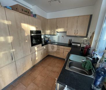 LIGHT-FLOODED COMFORT WITH A WINTER GARDEN - Photo 3