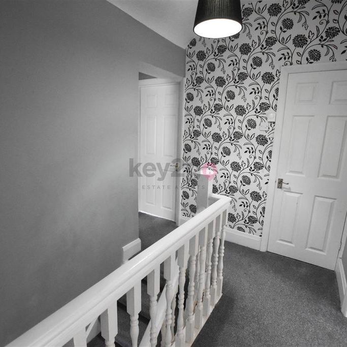 4 bedroom semi-detached house to rent - Photo 1