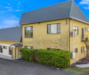 Two bedroom ground floor Unit - Photo 5