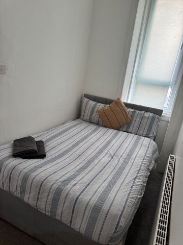 Studio Flat, Ibrox Street, G51 - Photo 3