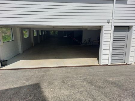 Modern Family Home - Photo 5