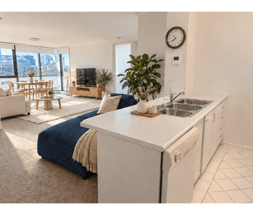 UNFURNISHED - Spacious 2 bedroom apartment! - Photo 2