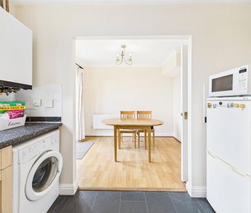 3 bedroom detached house to rent - Photo 2