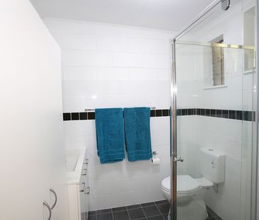 Neat and complete inner city unit - Photo 1