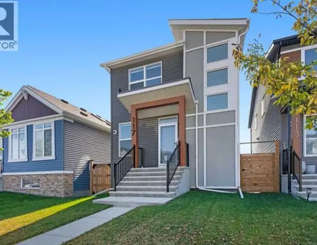 Newly built 3 + 1 bedroom, 3 bathroom home for rent in Rockland Park. | 117 Rochester Way Northwest, Calgary - Photo 1