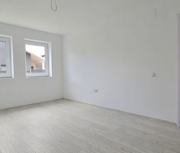 Casa 4 camere (nemobilata, neutilata) cartier Izvor Tarlu... - Fotografie 5