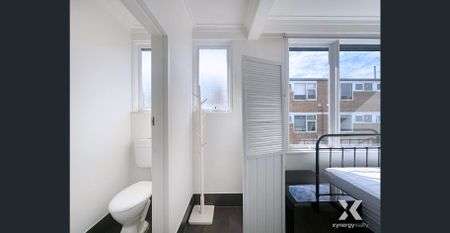 Spacious 1-Bedroom Apartment in South Yarra! - Photo 4