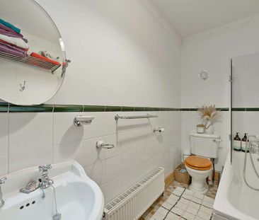 A Beautiful Period Residence in the Sought-After Leigh Woods - Photo 6