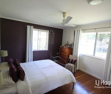 “3 BEDROOM LOWSET, ROOM TO PARK, BOAT, TRAILER...” - Photo 6