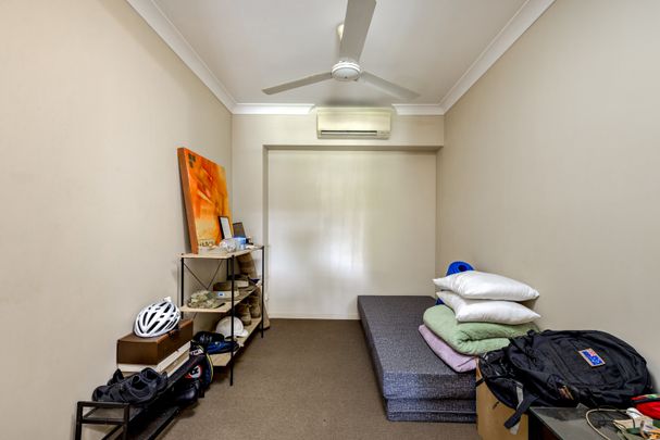 Furnished, 1 bedroom apartment, study and balcony - Photo 1