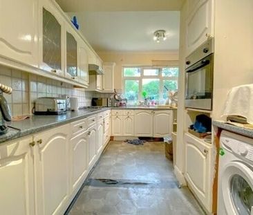 Room in a Shared House, Queens Road, SM4 - Photo 2