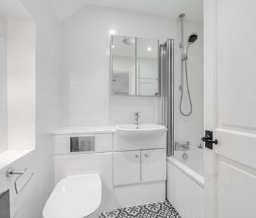 4 bedroom terraced house to rent - Photo 3