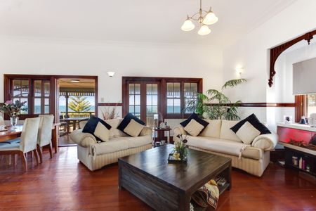 125 Flinders Pde, Scarborough QLD 4020 - House For Rent | Domain - Photo 2